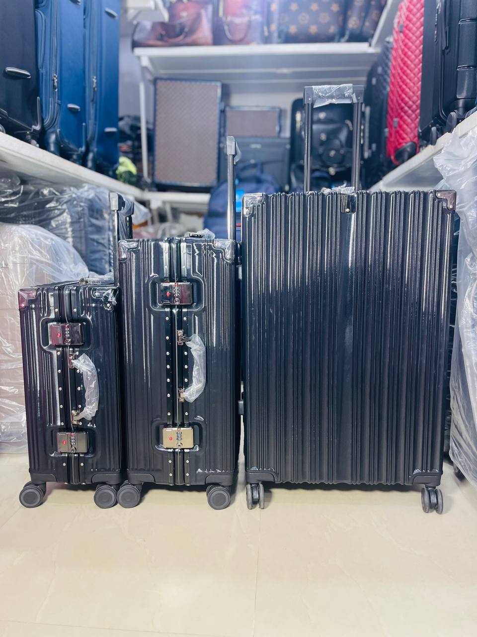 Black Aluminium fraem suitcase set